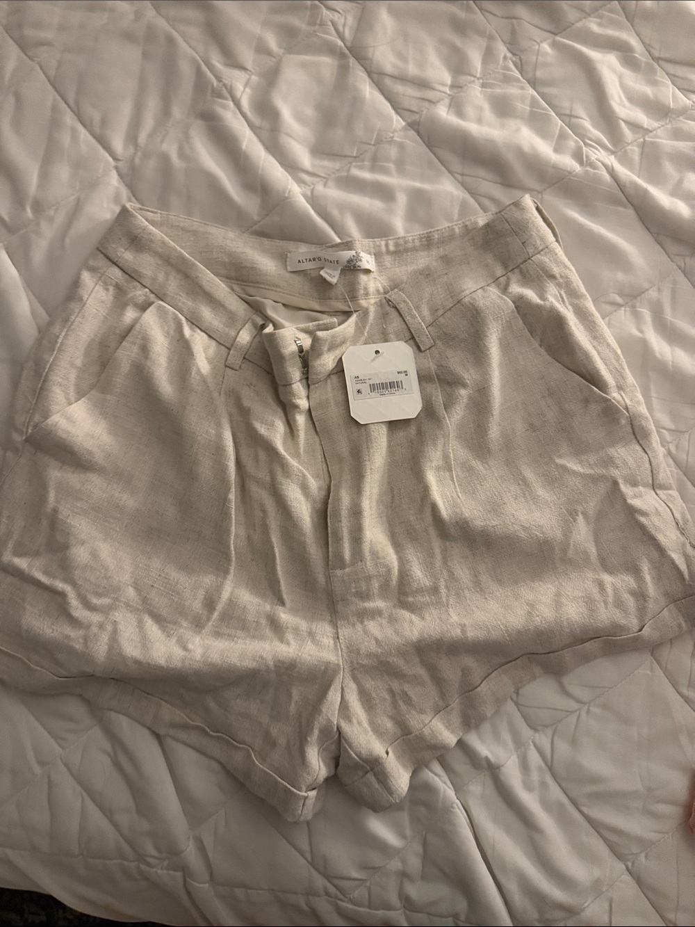 Altar'd State Women's High-Waist Linen Shorts in Light Beige
